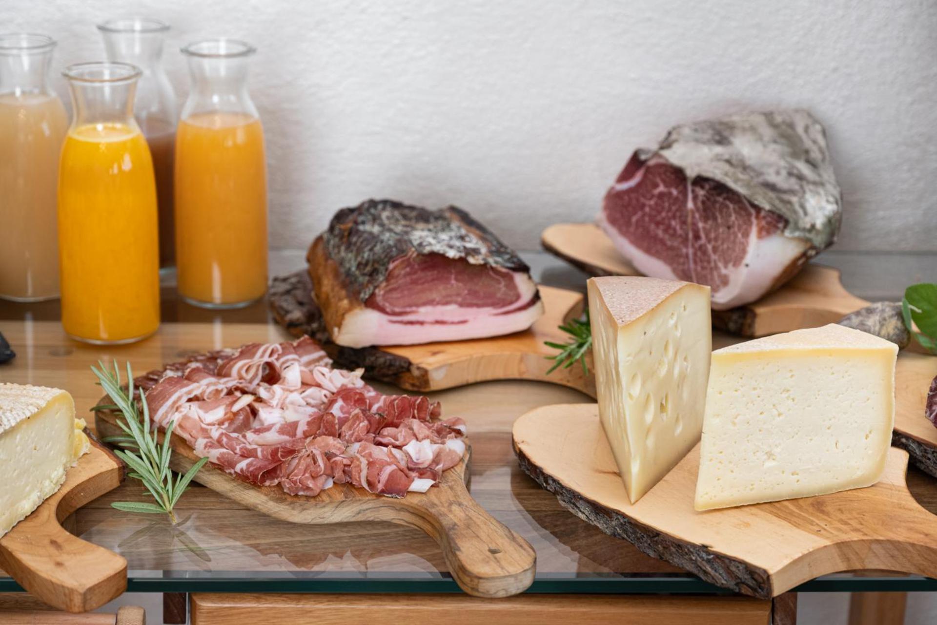 Piccolo Orso Bruno Bed & Breakfast Cavareno Exterior photo